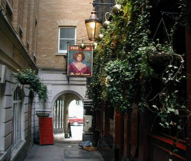 Nell Gwynne pub, Strand, London - ideal for scaffolding enthusiasts 