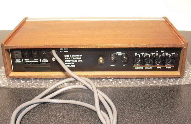 Behold the audio majesty of the Amstrad Integra 4000 Mk II amplifier
