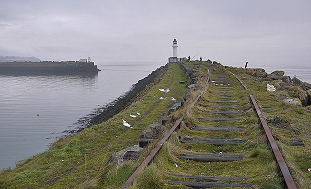 Return to the south-west breakwater at the entrance to Barry Docks