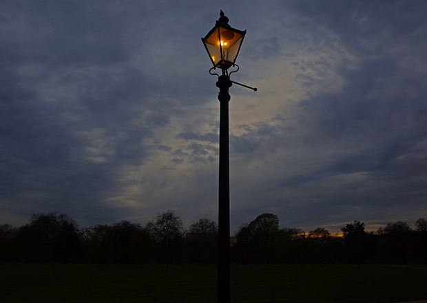Pic of the day: the wonderful gas lamps of Hyde Park, London