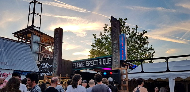 The fabulous La Ferme Electrique festival, Tournan en Brie, France, with The Monochrome Set, Fri 6th July 2018