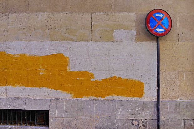 Zaragoza photos: Colours, life, street art, signs, architecture and The Monochrome Set