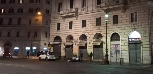 Watch the weird and mesmerising flickering street lights of Rome