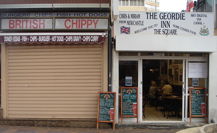 The Brits in Benidorm: English flags, Chippies, Bingo, Beer and Pubs, November 2004
