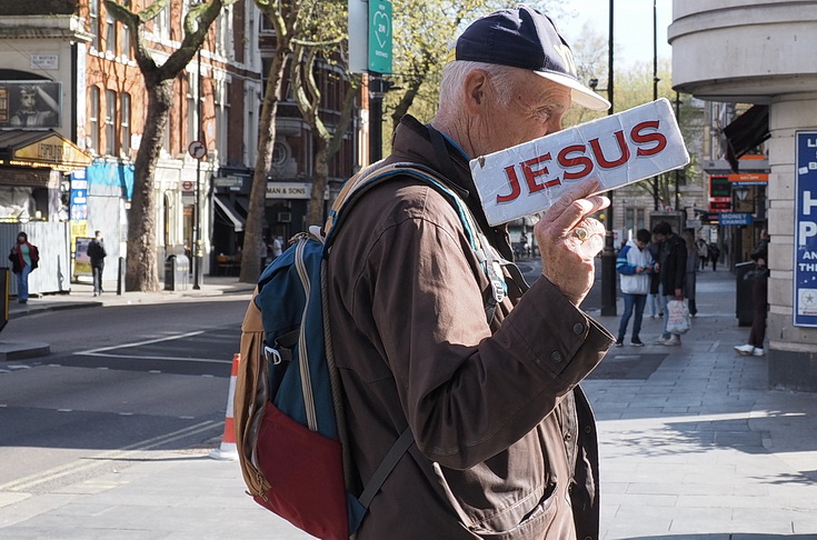 London street photography - 25 photos from central London, April 202