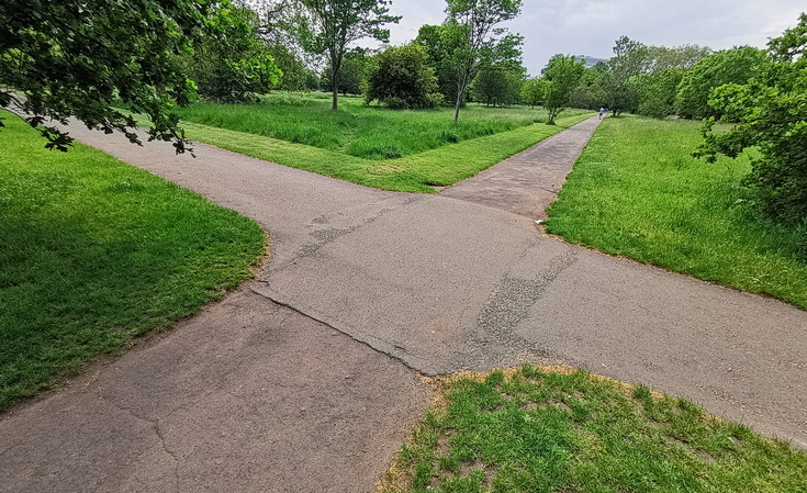 In photos: an early summer time walk through Hyde Park and Green Park, London