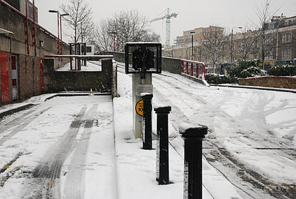 Snow scenes around Loughborough Park and Coldharbour Lane, Brixton, Lambeth, London SW9, February 8th 2007