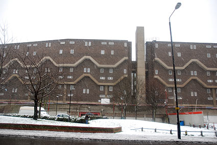 Snow scenes around Loughborough Park and Coldharbour Lane, Brixton, Lambeth, London SW9, February 8th 2007