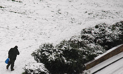 Snow scenes around Loughborough Park and Coldharbour Lane, Brixton, Lambeth, London SW9, February 8th 2007