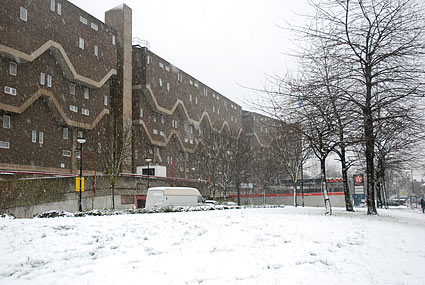 Snow scenes around Loughborough Park and Coldharbour Lane, Brixton, Lambeth, London SW9, February 8th 2007