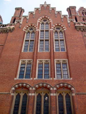 Midland Grand from Midland Road, St Pancras railway station, June 2003 London UK