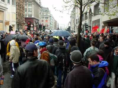 Oxford St crowd