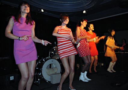 The Actionettes and Bearsuit at Fortuna Pop fest, Luminaire, 311 High Road, Kilburn, London, Tues 29th August 2006