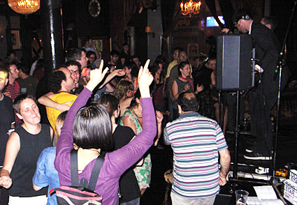 OFFLINE club at the Dogstar Brixton, Coldharbour Lane, Thursday 25th June 2009, urban75 club night, London with The Shanners, Franco's Chariot and Yeah Sparrow plus DJs, and video
