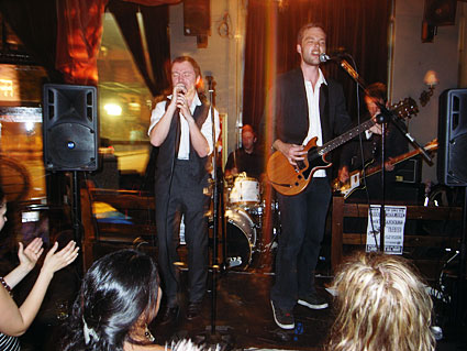 OFFLINE club at the Dogstar Brixton, Coldharbour Lane, Thursday 25th June 2009, urban75 club night, London with The Shanners, Franco's Chariot and Yeah Sparrow plus DJs, and video