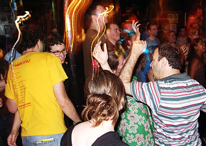OFFLINE club at the Dogstar Brixton, Coldharbour Lane, Thursday 25th June 2009, urban75 club night, London with The Shanners, Franco's Chariot and Yeah Sparrow plus DJs, and video