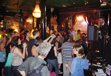 OFFLINE club at the Dogstar Brixton, Coldharbour Lane, Thursday 25th June 2009, urban75 club night, London with The Shanners, Franco's Chariot and Yeah Sparrow plus DJs, and video