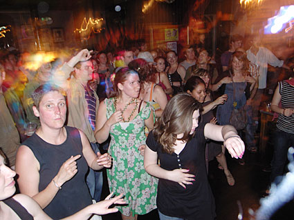OFFLINE club at the Dogstar Brixton, Coldharbour Lane, Thursday 25th June 2009, urban75 club night, London with The Shanners, Franco's Chariot and Yeah Sparrow plus DJs, and video