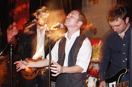 OFFLINE club at the Dogstar Brixton, Coldharbour Lane, Thursday 25th June 2009, urban75 club night, London with The Shanners, Franco's Chariot and Yeah Sparrow plus DJs, and video
