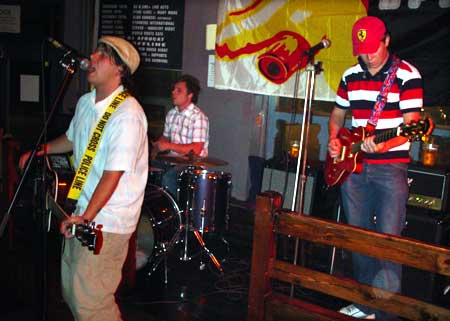 ROC on the main stage, OFFLINE club at the Dogstar, Brixton, Thursday 25th August 2005, urban75 club night, London.