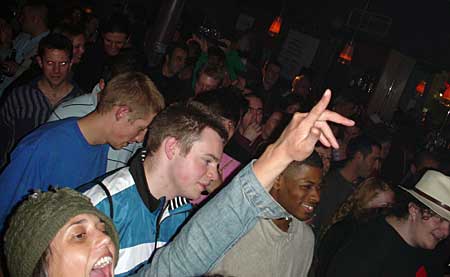 OFFLINE club at the Dogstar, Brixton, Thursday 29th September 2005, urban75 club night, London