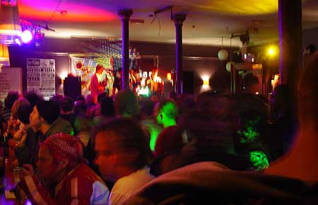OFFLINE club at the Dogstar, Brixton, Thursday 29th September 2005, urban75 club night, London.