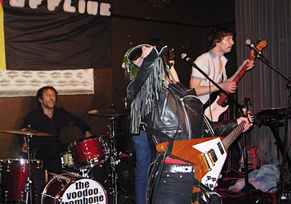 OFFLINE club at the Dogstar Brixton, Coldharbour Lane, Thursday 14th May 2009, urban75 club night, London with Josie Long, Voodoo Trombone Quartet, Atomic Suplex, Anchorsong and Vic Lambrusco's Cabaret Hour, plus DJs, Craft Corner and video