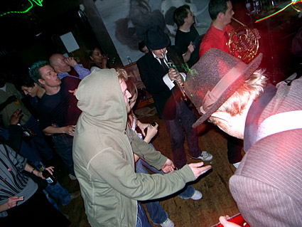 OFFLINE club at the Dogstar Brixton, Coldharbour Lane, Thursday 14th May 2009, urban75 club night, London with Josie Long, Voodoo Trombone Quartet, Atomic Suplex, Anchorsong and Vic Lambrusco's Cabaret Hour, plus DJs, Craft Corner and video