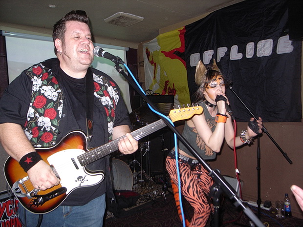 Fri 7th November 2014: Pussycat and the Dirty Johnsons live at the Brixton Offline Club, Prince Albert, 418 Coldharbour Lane, Brixton, London SW9