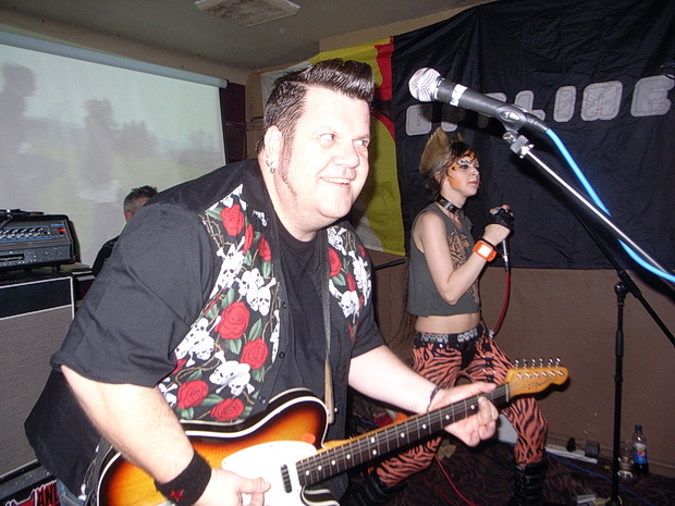 Fri 7th November 2014: Pussycat and the Dirty Johnsons live at the Brixton Offline Club, Prince Albert, 418 Coldharbour Lane, Brixton, London SW9
