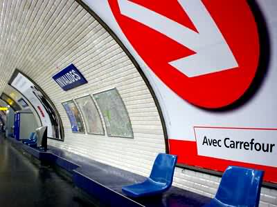 seats, signs and arrow, Paris