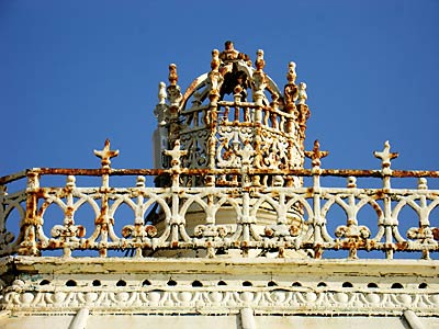 Rusting Victoriana, Brighton, East Sussex