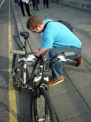 Pump it up!  Waterloo Bridge, London 31st May 2002
