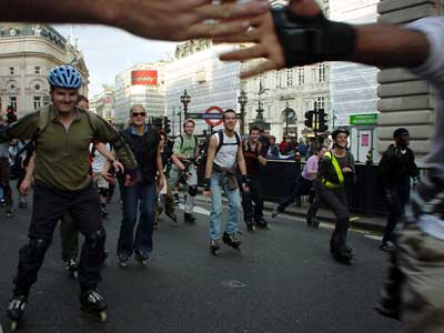 FNS Roller Bladers meet Critical Mass! Regents Street, Critical Mass, London 31st May 2002