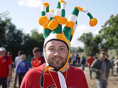 Idiotic Glastonbury hat, Glastonbury Festival, June 2004