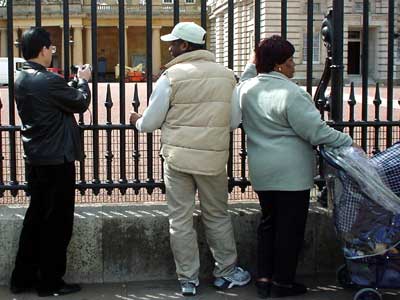 Buckingham Palace tourists, London