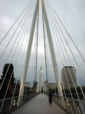 New Hungerford Bridge, West Bridge, Charing Cross London