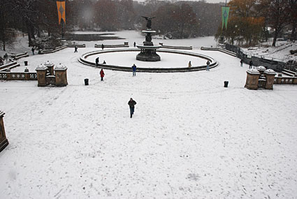 Photos of Central Park in the snow, Manhattan, New York, NY, US, December 2007