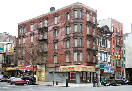 Photos of the streets and buildings around Harlem, New York, NYC, November 2005