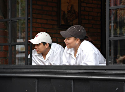 Watching the runners, New York Marathon 2005, Bedford Avenue, Williamsburg, Brooklyn, New York, Brooklyn, New York, NYC, US