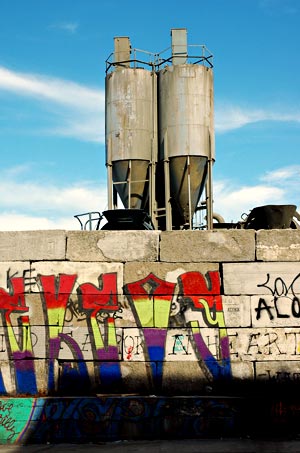 Silos and graffiti, Williamsburg, Brooklyn, New York, Brooklyn, New York, NYC, US