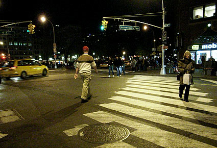 Union Square bustle, Night photographs on the streets of New York, NYC, December 2006