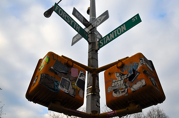 New York photos - street scenes, neon signs, skylines in Manhattan and Brooklyn, New York City, New York, USA