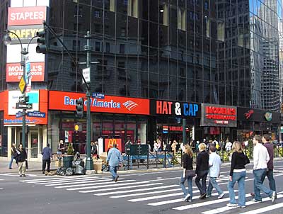 Broadway and West 33rd, Midtown, Manhattan, New York, NYC, USA