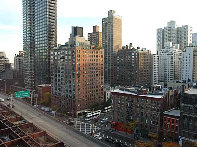 Leaving Roosevelt Island looking east, Manhattan, New York, NYC, USA