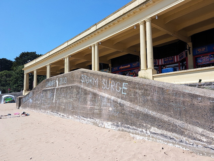 In photos: a summer afternoon in Barry Island, South Wales