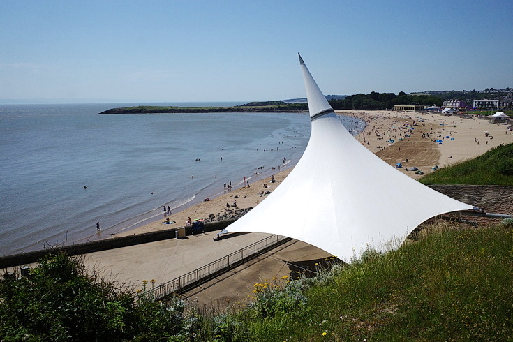 In photos: a summer afternoon in Barry Island, South Wales