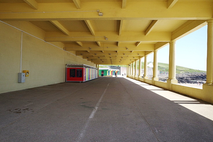 In photos: a summer afternoon in Barry Island, South Wales