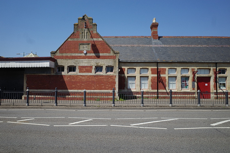 In photos: a summer afternoon in Barry Island, South Wales