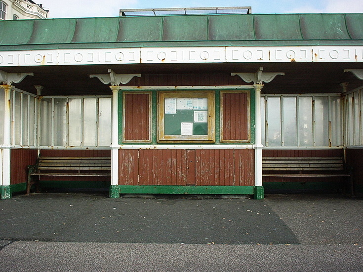 Brighton back in 2001: sixteen photos taken around the south coast city